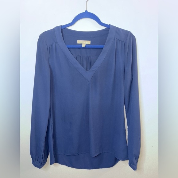 Banana Republic Women's Small Blue Long Sleeve V-Neck Top Pullover Blouse Flowy - Picture 1 of 3